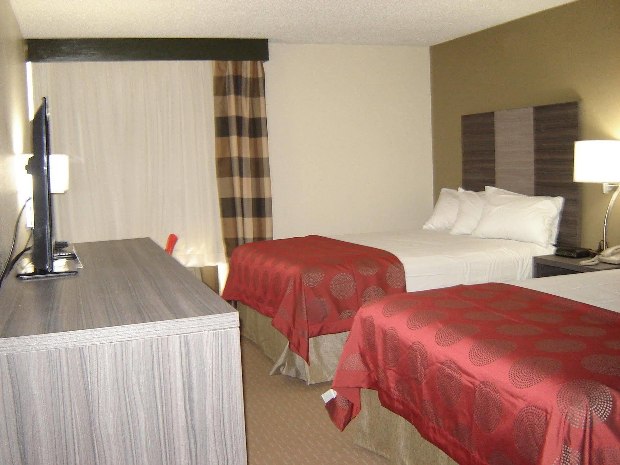 Ramada By Wyndham Wentzville Exterior photo