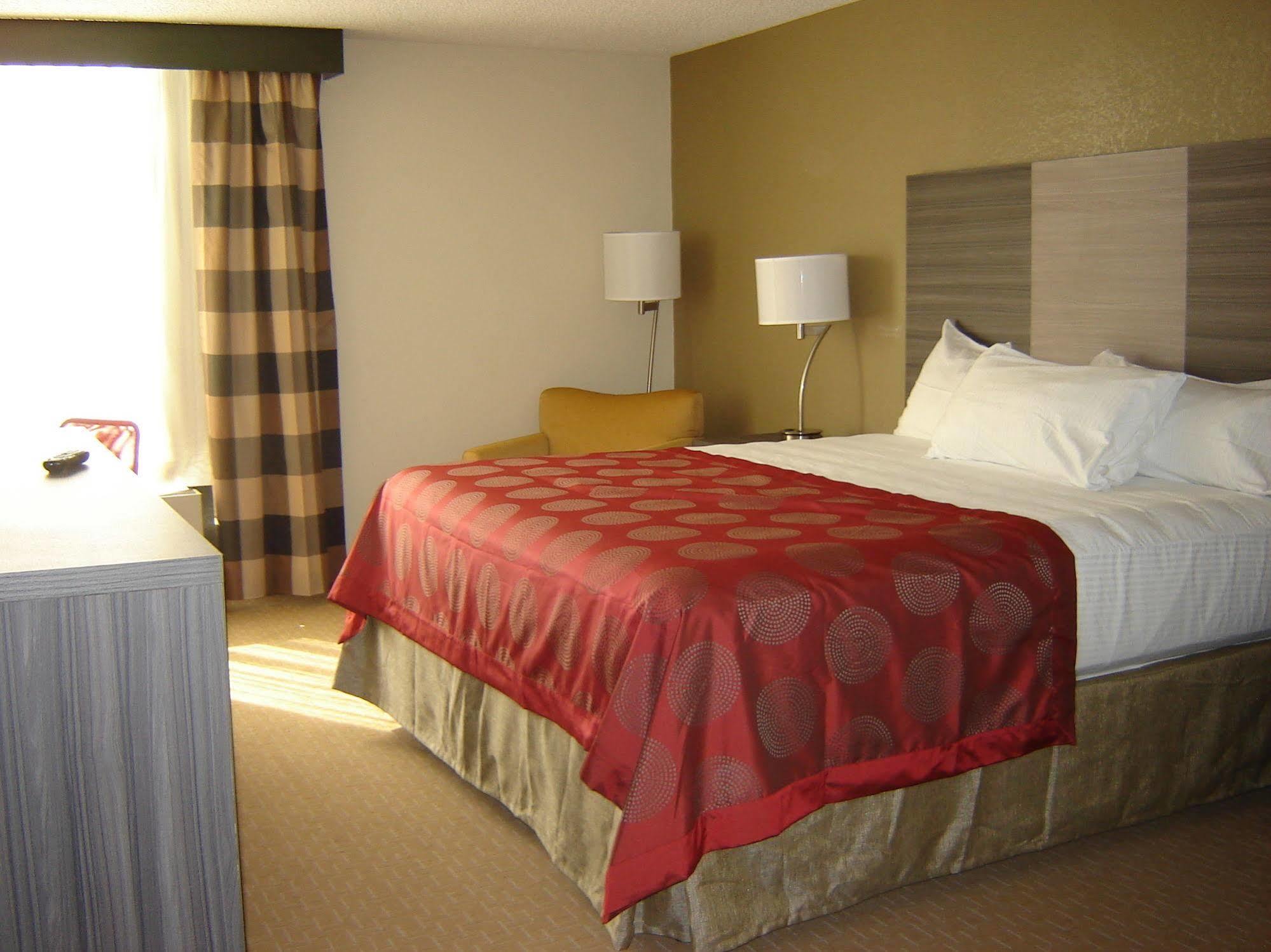 Ramada By Wyndham Wentzville Exterior photo